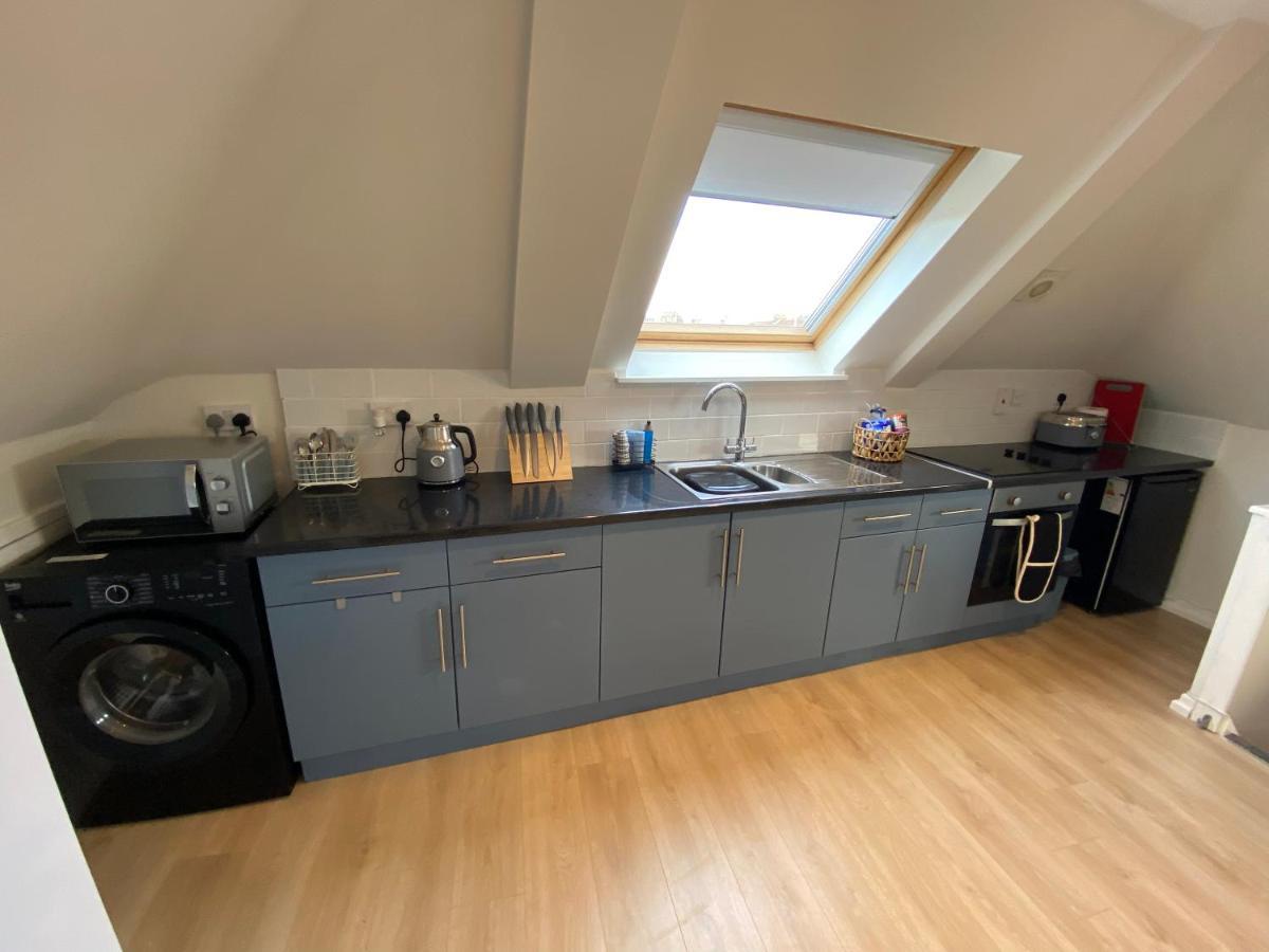 Lovely Spacious Loft Close To Train Station Вётинг Экстерьер фото