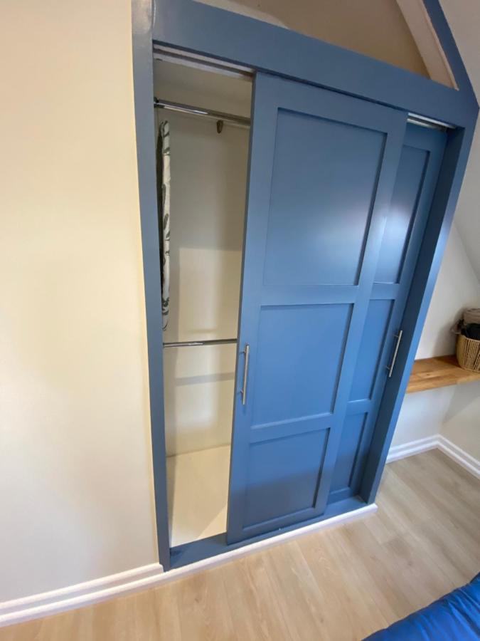 Lovely Spacious Loft Close To Train Station Вётинг Экстерьер фото
