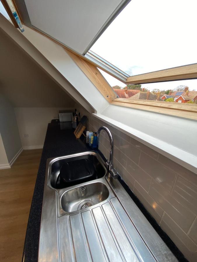 Lovely Spacious Loft Close To Train Station Вётинг Экстерьер фото