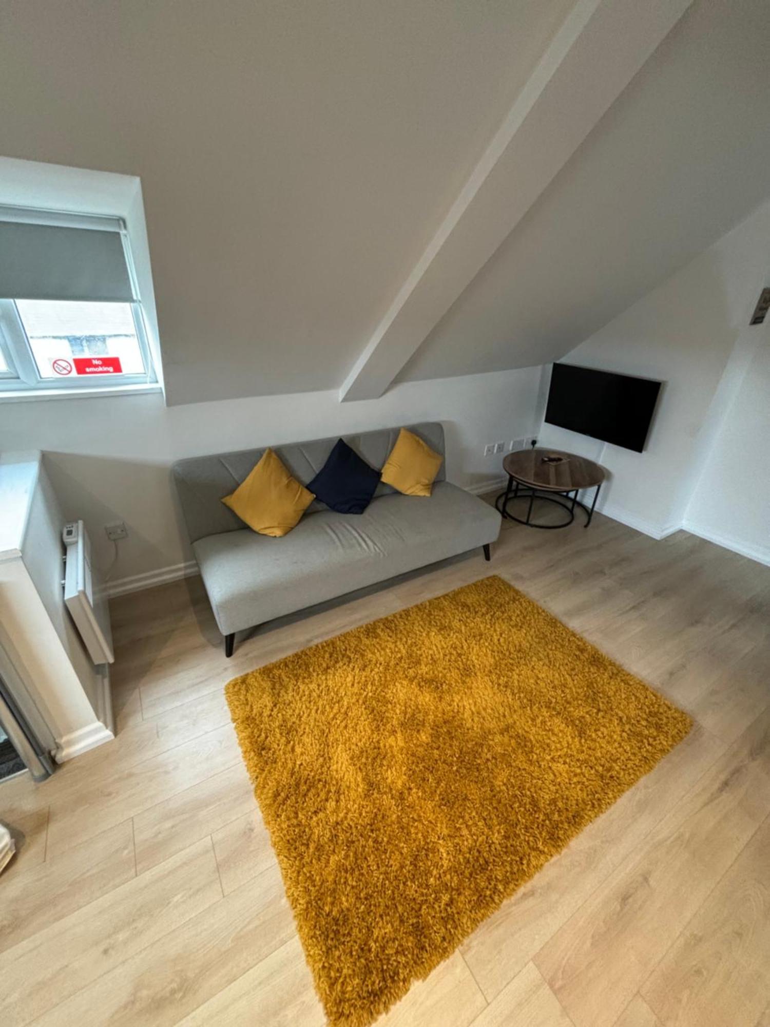 Lovely Spacious Loft Close To Train Station Вётинг Экстерьер фото